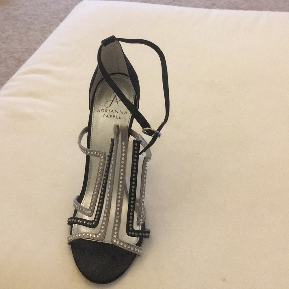 Strait dress sandal